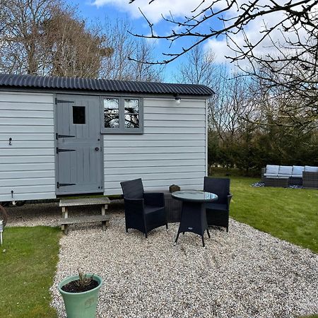 Greatwood Shepherds Hut Батъл Екстериор снимка